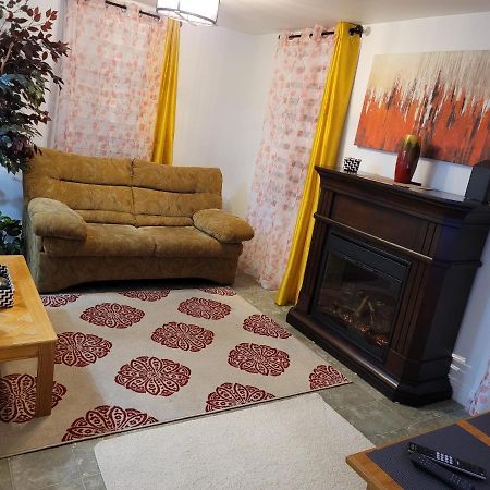 Vibrant Apartment In The Heart Of The Town Эдмундстон Экстерьер фото